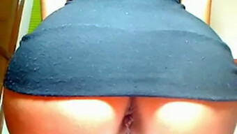 Amatör Webcam Yıldızı Anal Çekim Yapıyor