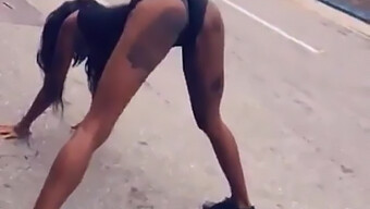 Afrikanske Babes Og Trashy Scener I Trinidad Og Tobago