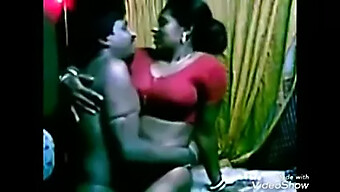 Desi Bhabhi Quyến Rũ Và Bị Con Trai Đen Của Mình Đụ Mạnh