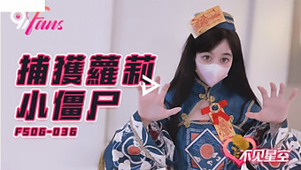 Cô Gái Trẻ Châu Á Bị Uốn Cong Và Đụ Mạnh Trong Video Cosplay